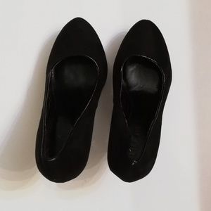 Women's black pumps heels